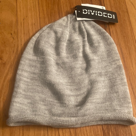 H&M Divided Light Gray Knit Beanie One Size - Picture 5 of 5